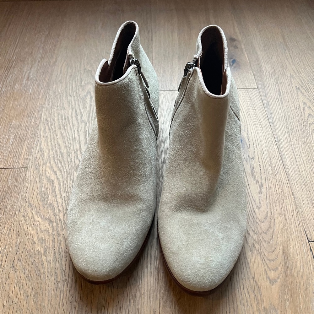 Size 7 womens Sam Edelman putty color  booties